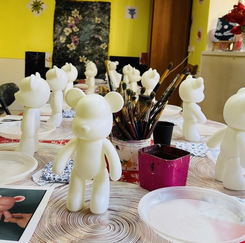 Розпис ведмедиків Bearbrick. Майстер клас Sweet Gallery Studio.